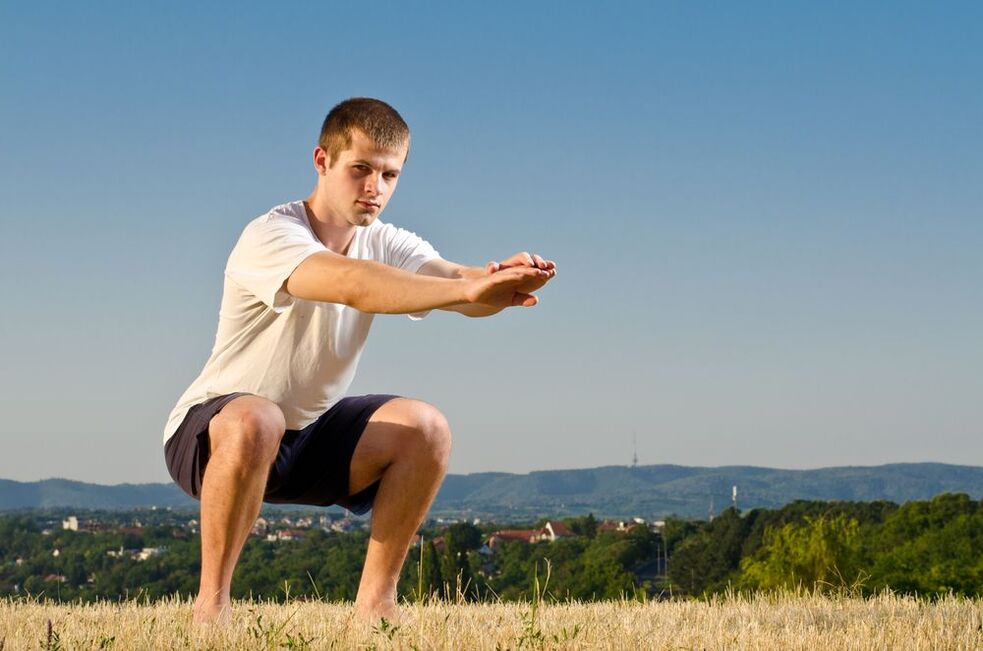 Зміцненню чоловічої сили сприяють спеціальні фізичні вправи, наприклад, присідання